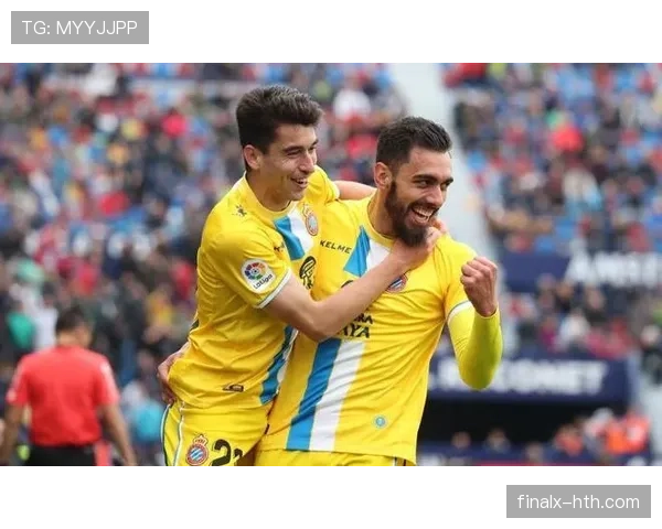 库杜斯与恩昆库:全能攻击手的战术角色对比