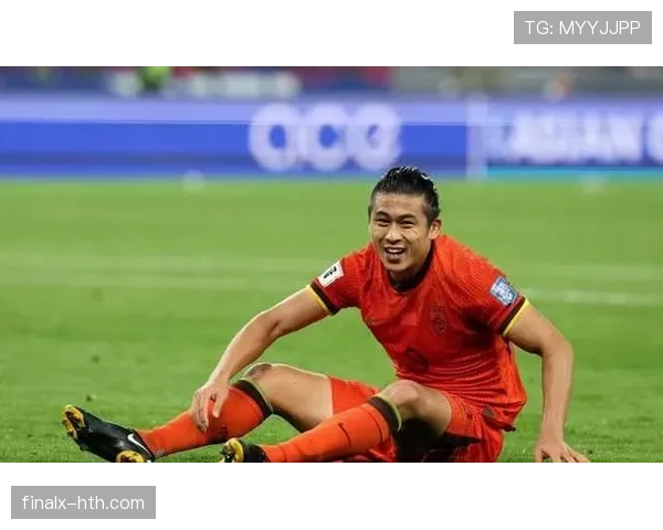 张玉宁晒衣柜我服了，挂满的全是听都没听过的牌子